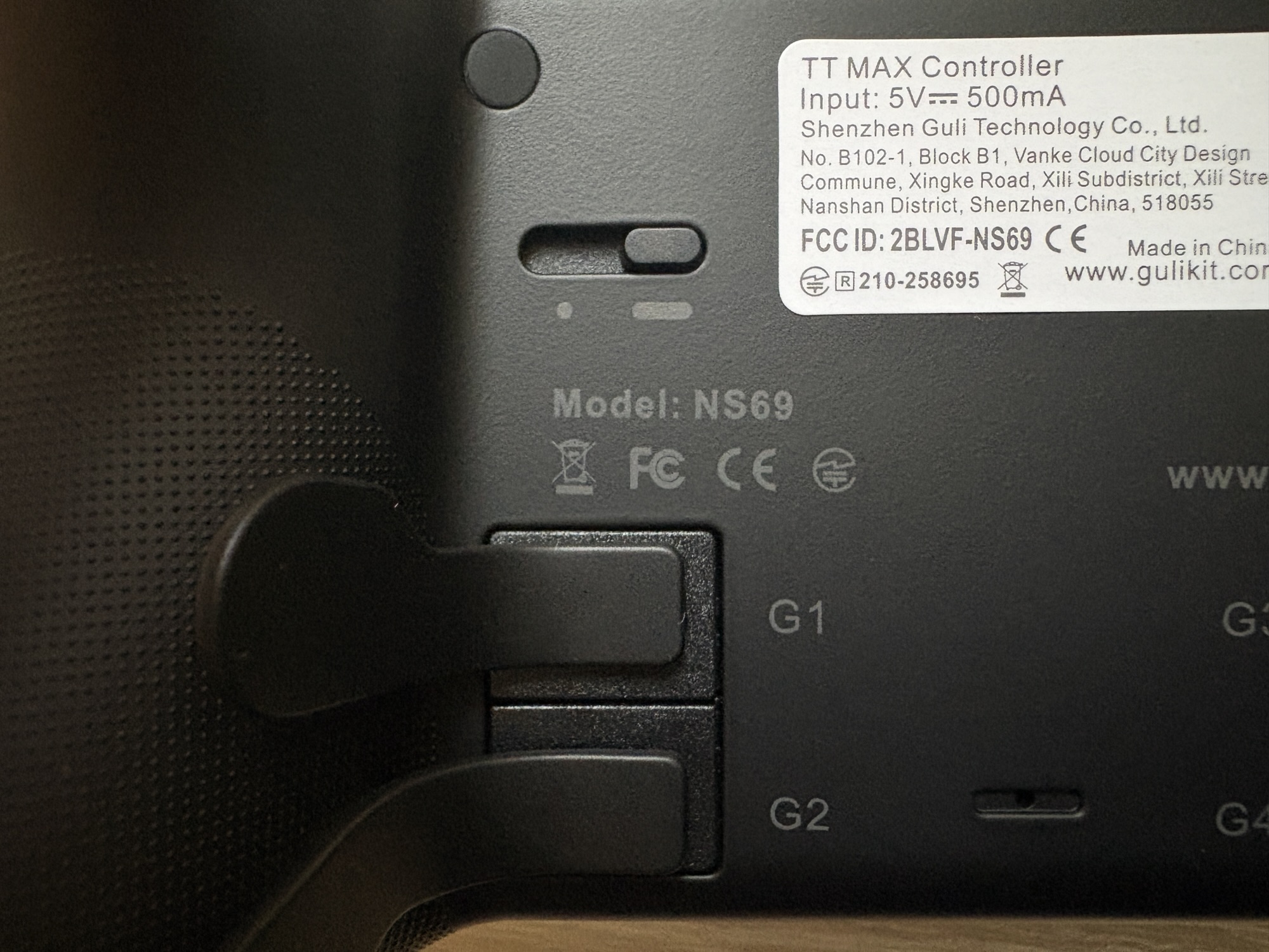 GuliKit TT MAXのG1とG2背面ボタン