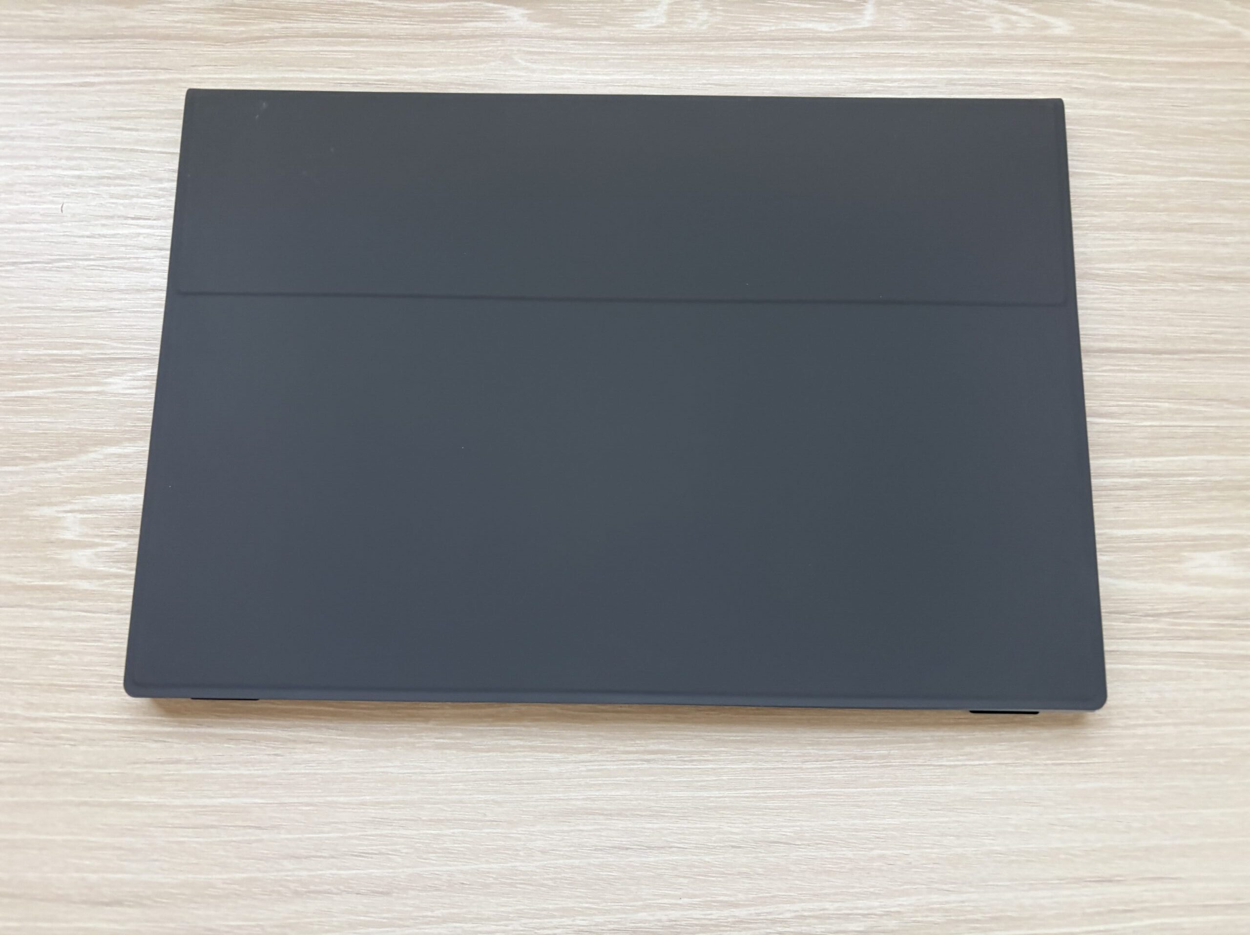 cocopar zs-133tの保護ケースを閉じた状態