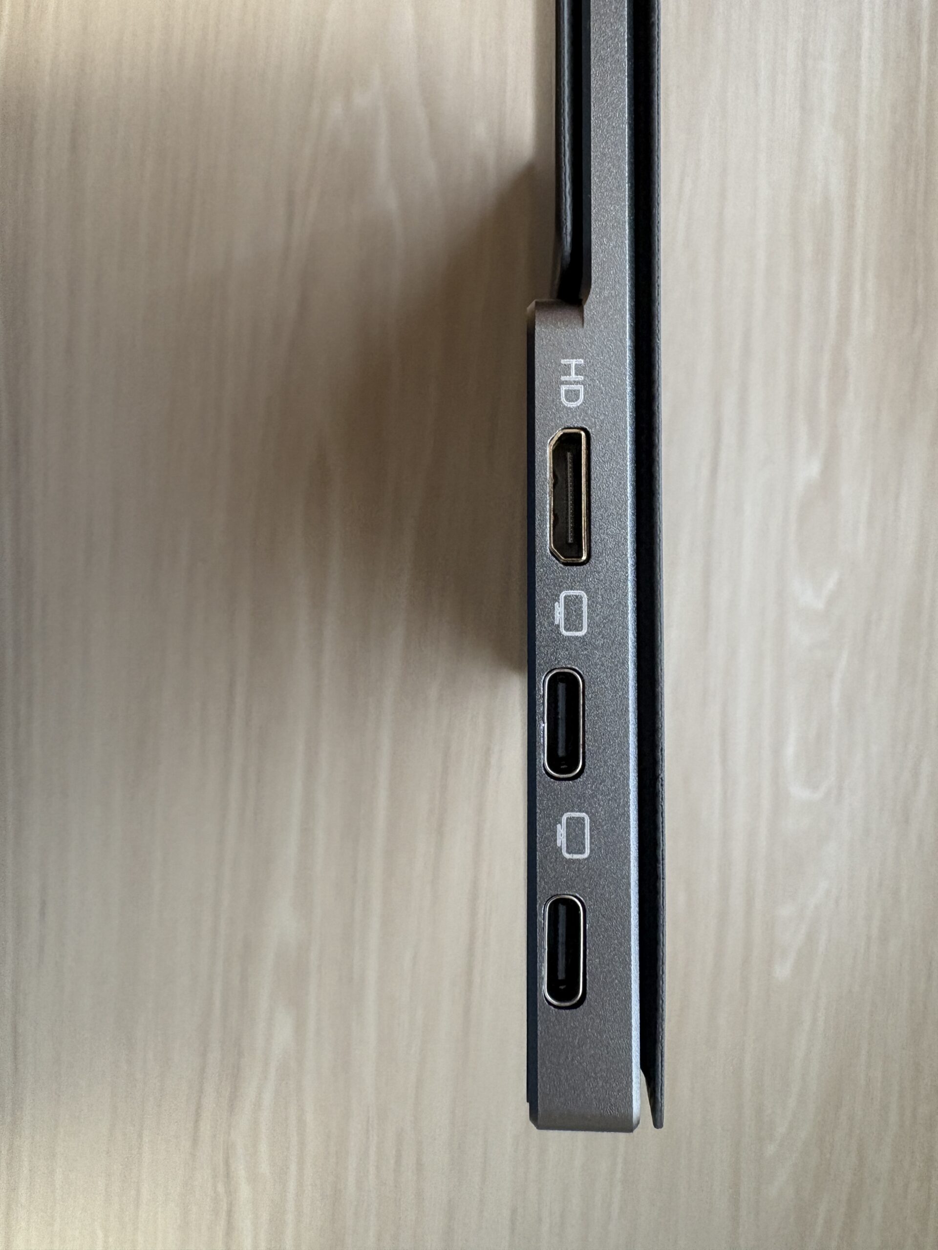 cocopar zs-133tのmini HDMI端子とUSB Type-C端子2基