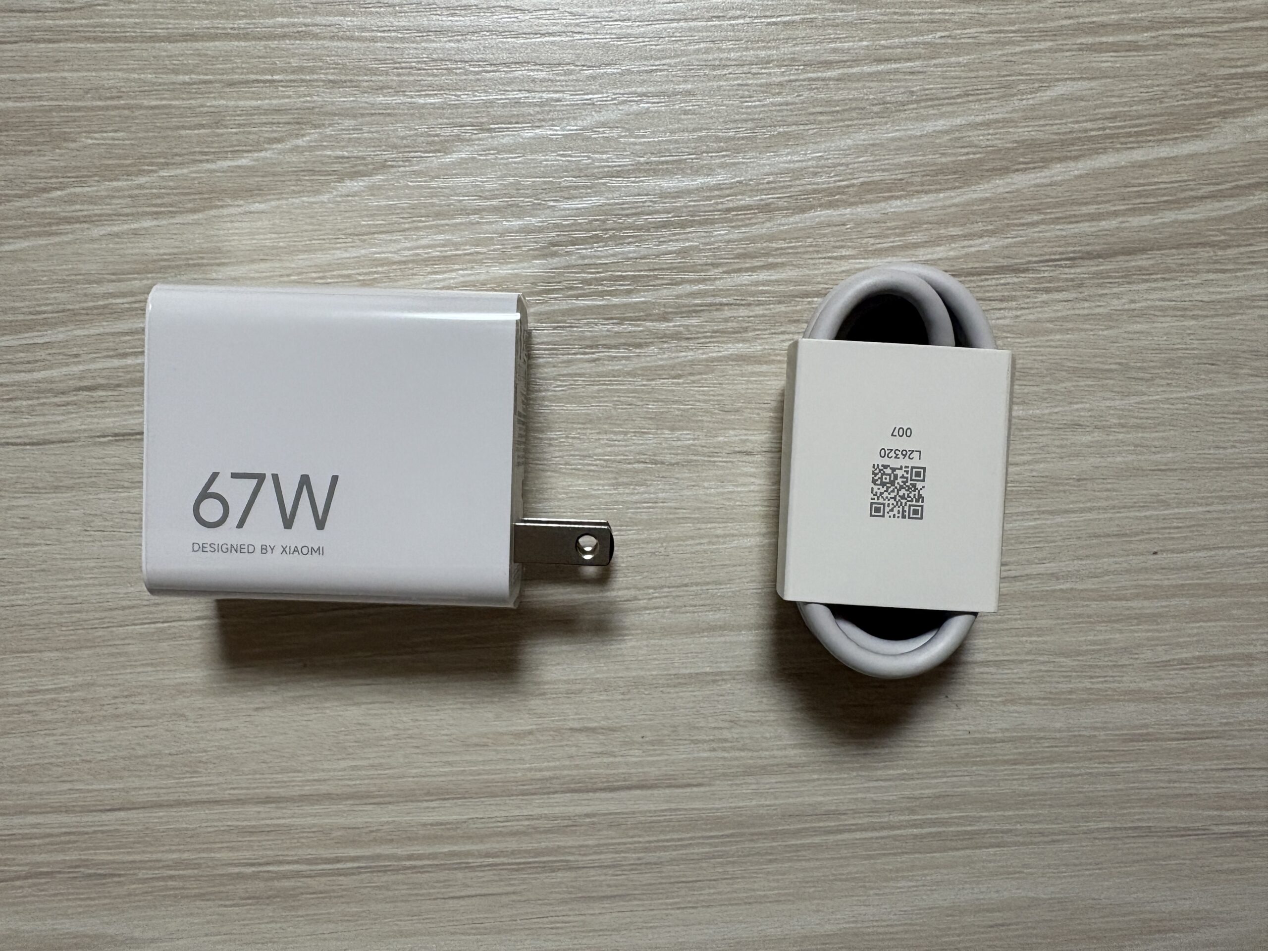 Xiaomi Pad Mini付属の67W充電器とUSB Type-Cケーブル