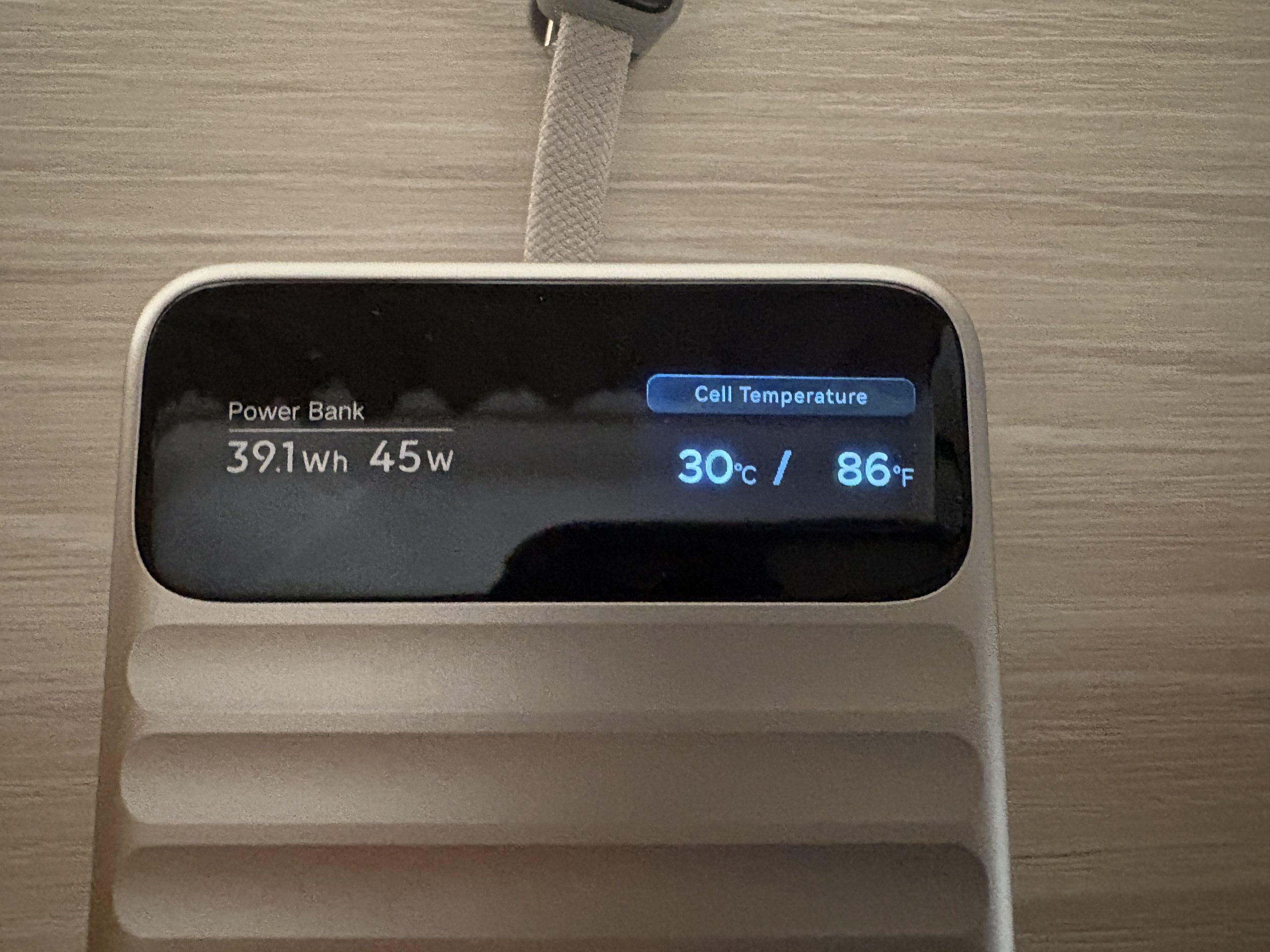UGREEN Nexode Wavyのセル温度表示画面全体