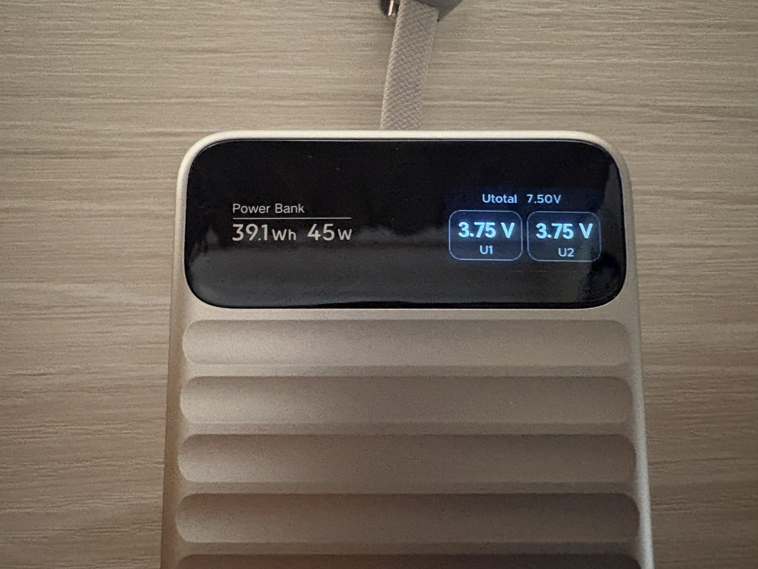 UGREEN Nexode Wavyのセル電圧表示画面