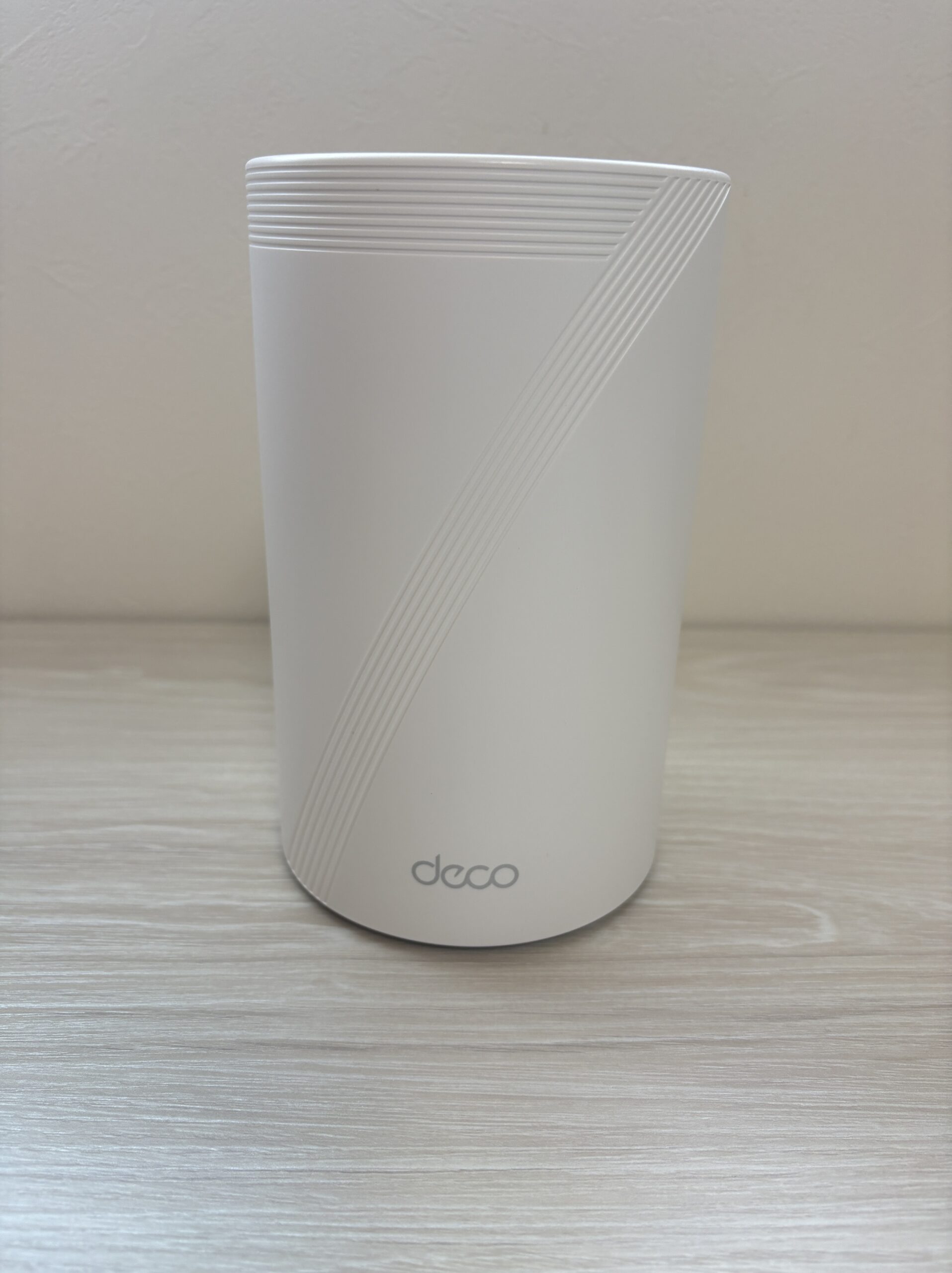 Deco BE68本体の正面外観