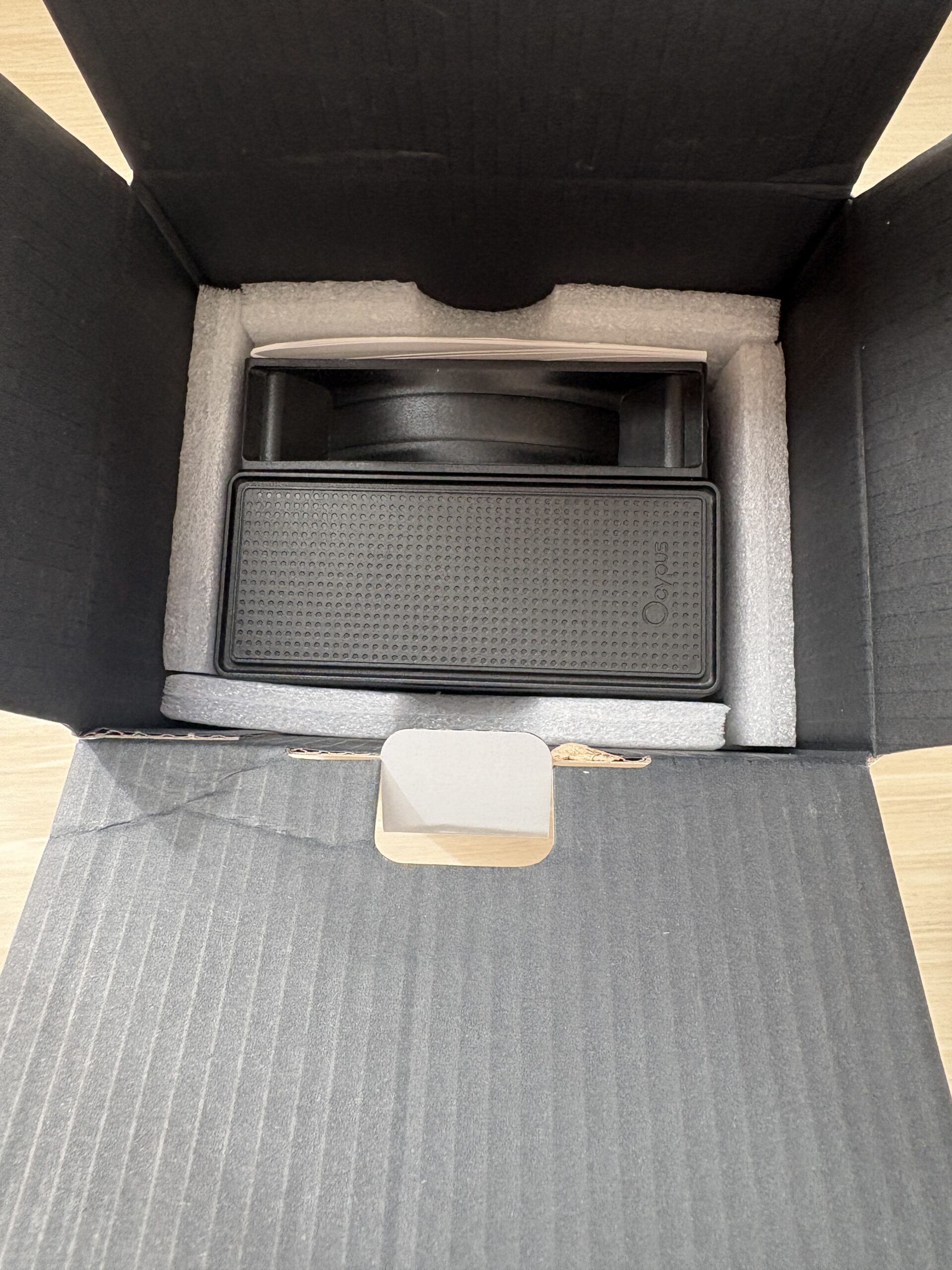 箱を開けたOcypus Gamma A40 BK