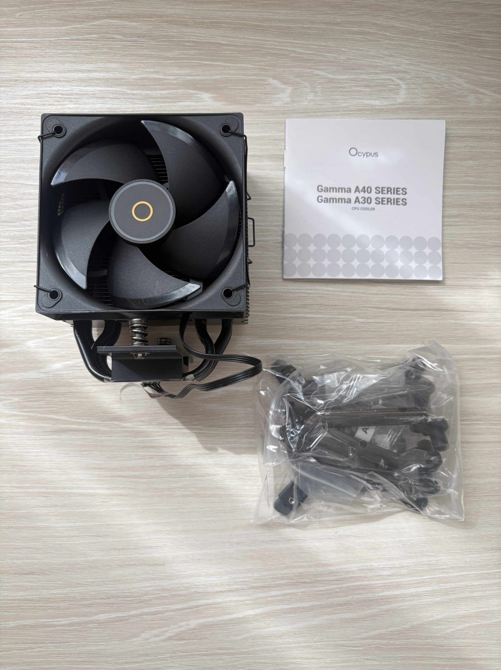 Ocypus Gamma A40 BKのクーラー本体と付属品