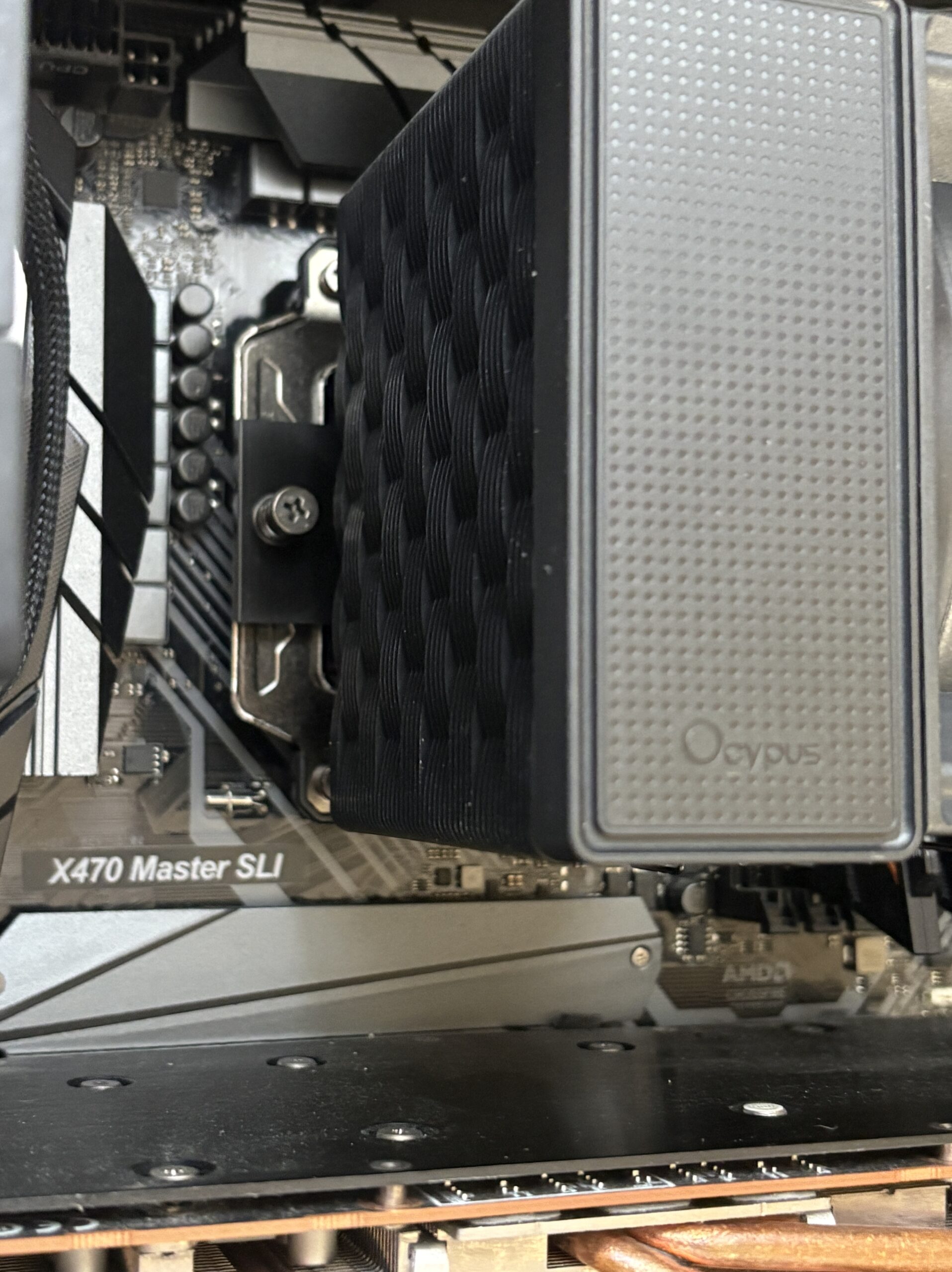 Gamma A40装着時のメモリ周辺とケース内クリアランス